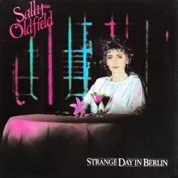 SALLY OLDFIELD STRANGE DAY IN BERLIN Виниловая пластинка SALLY OLDFIELD STRANGE DAY IN BERLIN Виниловая пластинка